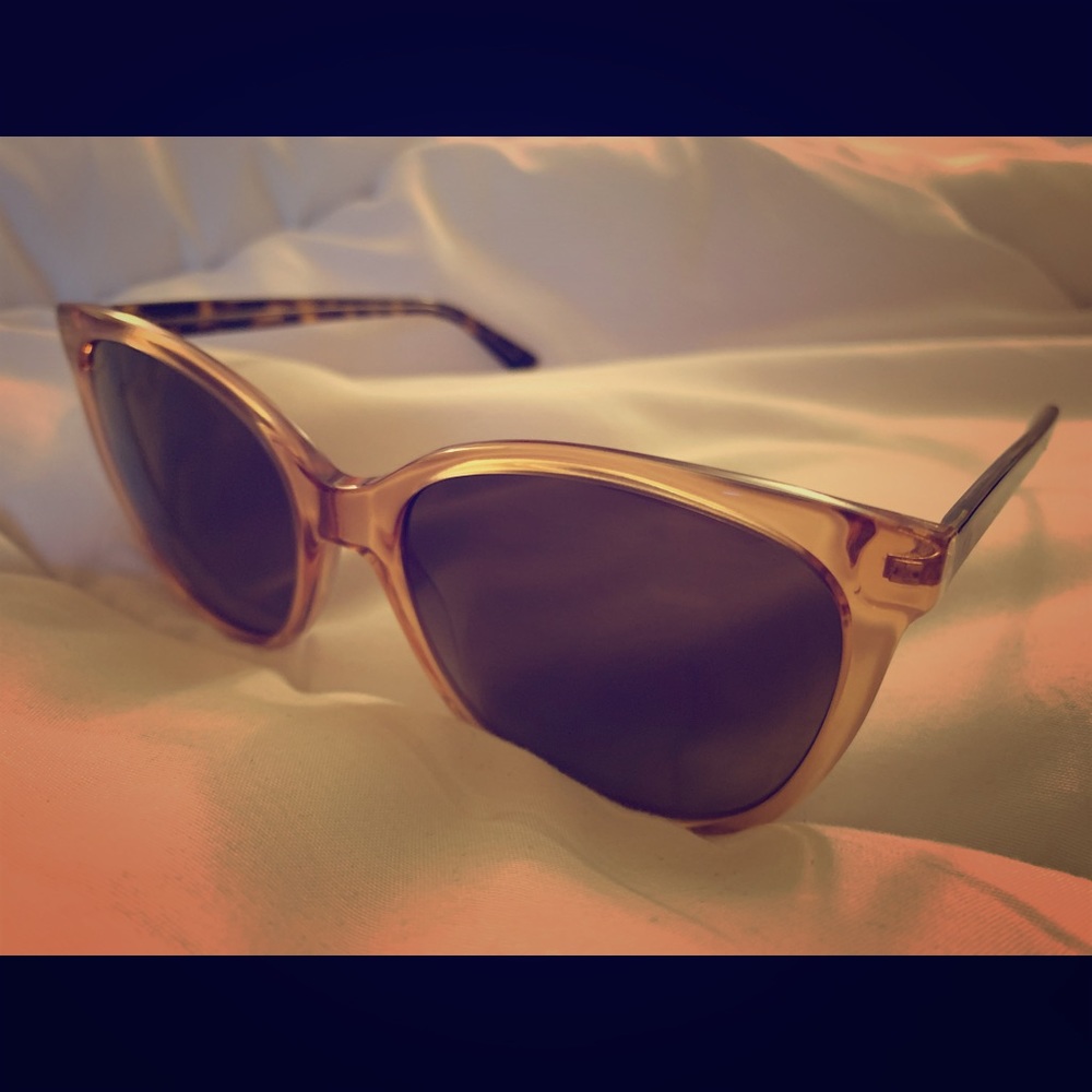 NWOT Gucci sunglasses: pink w/case, cleaning cloth